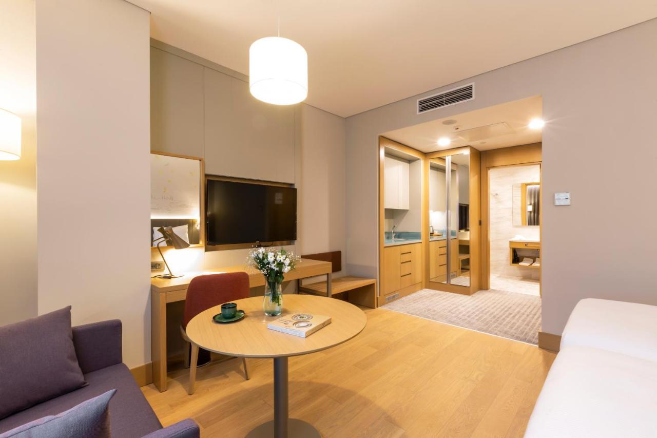 Radisson Hotel Istanbul Harbiye Екстериор снимка