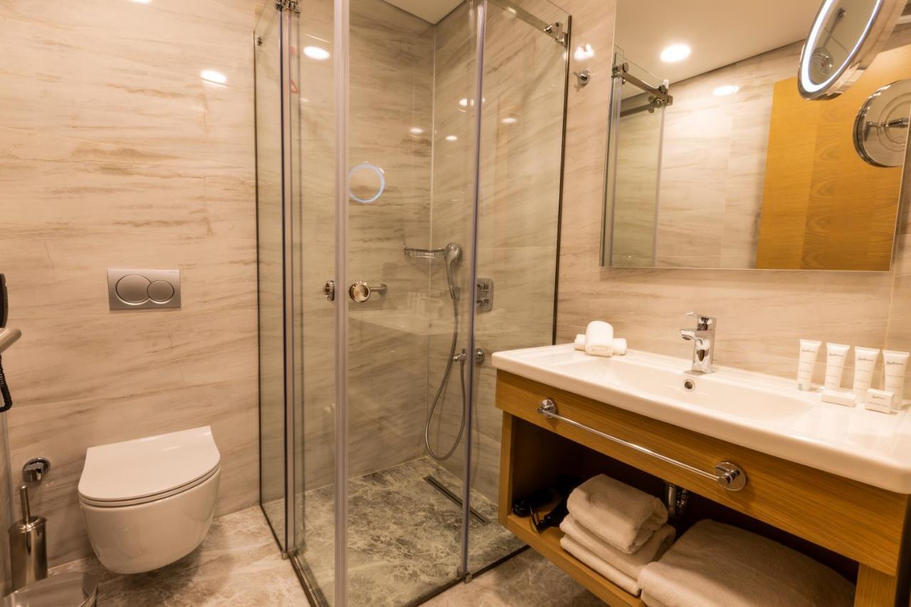 Radisson Hotel Istanbul Harbiye Екстериор снимка