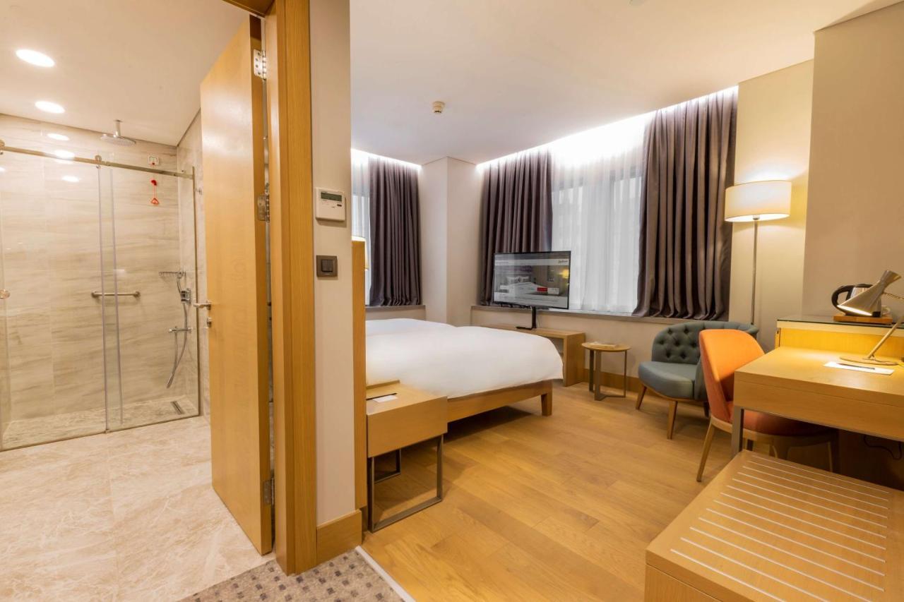 Radisson Hotel Istanbul Harbiye Екстериор снимка